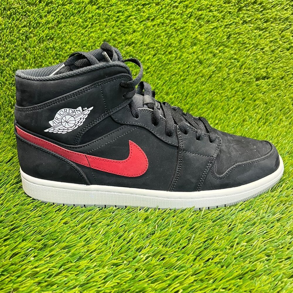 Nike Air Jordan 1 Retro Mens Size 11 Black Red White Basketball Shoes Sneakers